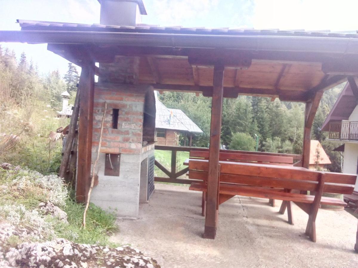 Planinska Kuca Dusan Mitrovac Luaran gambar
