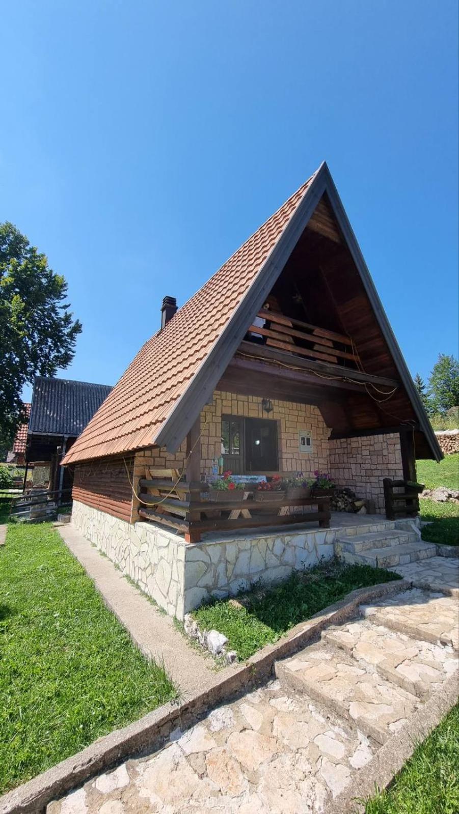 Planinska Kuca Dusan Mitrovac Luaran gambar