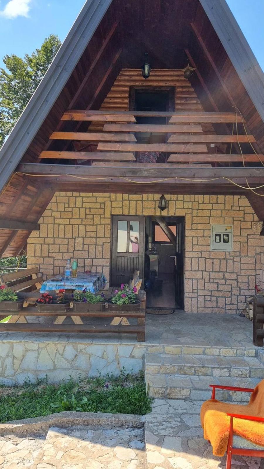 Planinska Kuca Dusan Mitrovac Luaran gambar