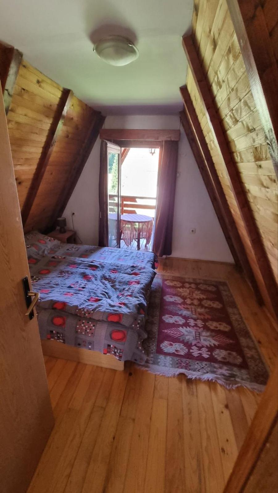 Planinska Kuca Dusan Mitrovac Luaran gambar